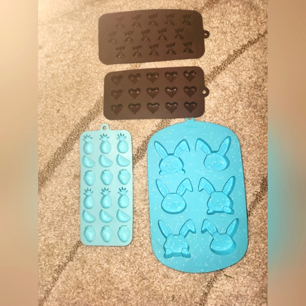 SILICONE CANDY MOLDS